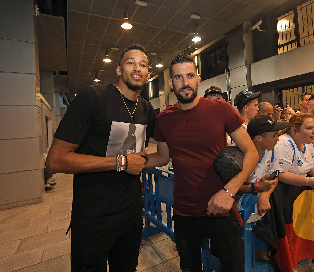 哈登率快船在常规赛中单挑魔术，连续4场得分超28分，但球队仍落后较大。（哈登率快船常规赛对阵魔术，连4场28+仍难阻球队大比分落后）