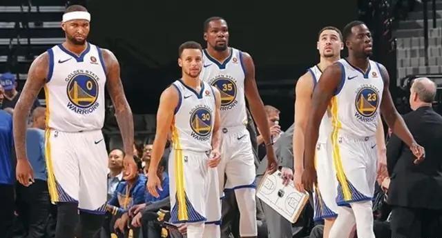 篮球CBA官方公布罚单，两名球员被禁赛（CBA官方发布罚单：两名球员被停赛）