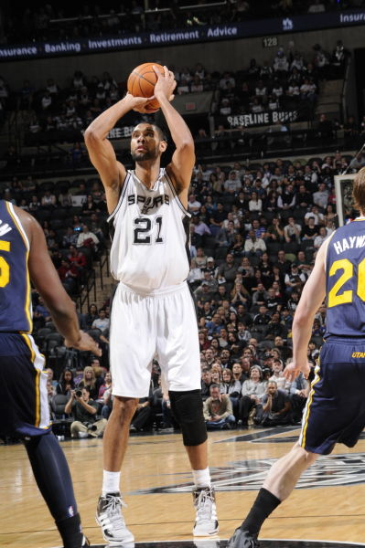 佩杜拉：那不勒斯持续追逐梅努；洛伦佐-卢卡换奇克传闻不实（佩杜拉：那不勒斯继续追梅努，洛伦佐-卢卡与奇克互换纯属谣传）