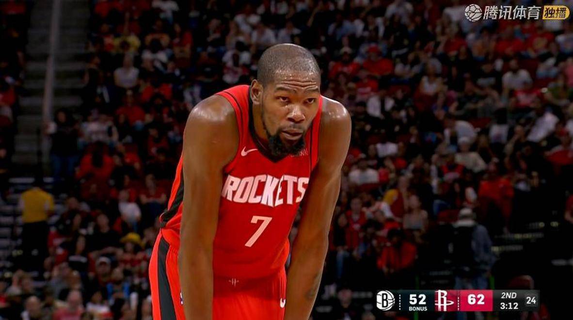 今天是海港足球俱乐部一线队球员武磊的生日，让我们...（海港足球俱乐部一线队球员武磊今日生日，一起送上祝福）