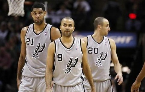 卡卢卢：斯帕莱蒂要求很高；我们可以随时切换三后卫或四后卫（卡卢卢：斯帕莱蒂标准很高 我们可随时切换三／四后卫阵型）