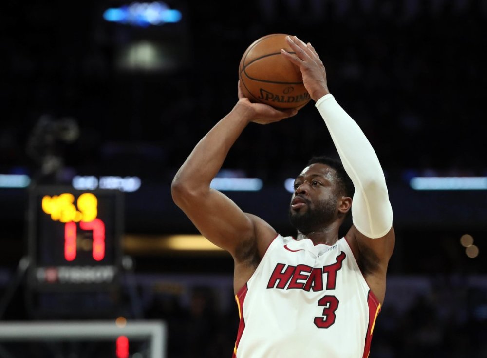 比肩传奇，姆巴佩成皇马队史第四位欧冠上演大四喜的球员（姆巴佩欧冠大四喜，成为皇马队史第4位完成此壮举的球员）