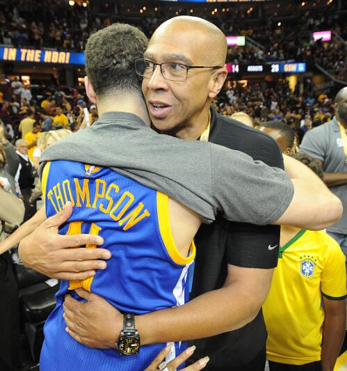 意媒：斯帕莱蒂想买中场，目标弗拉泰西、泽林斯基或法乔利（意媒曝：斯帕莱蒂寻中场强援，锁定弗拉泰西、泽林斯基、法乔利）