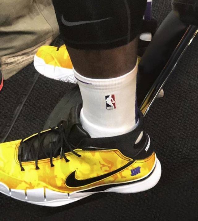 皇马跟队：库尔图瓦预计将伤缺10-12天（皇马随队记者：库尔图瓦预计伤停10至12天）